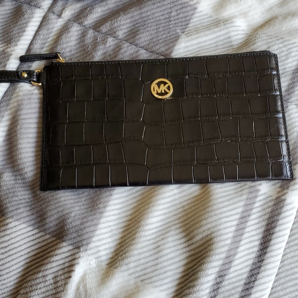 MK wristlet